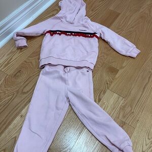 Pant and sweater set